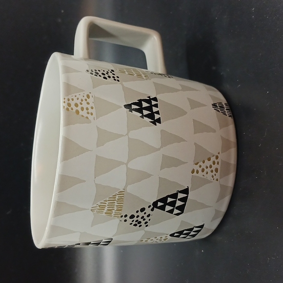 Starbucks 14 Oz.  Christmas Tree/ Holiday Coffee Mug/Tea Cup 2016 - Picture 3 of 6